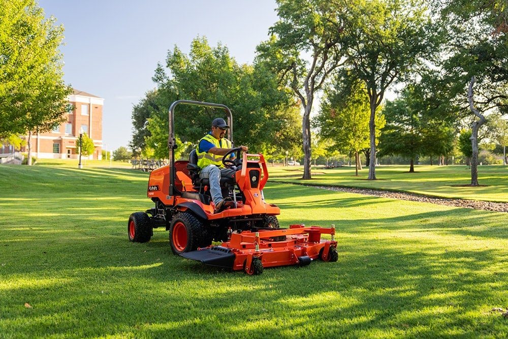 Kubota F3710