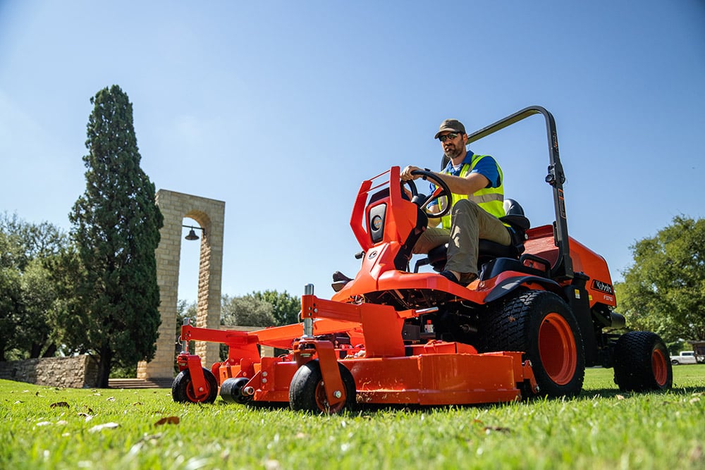 Kubota F3710