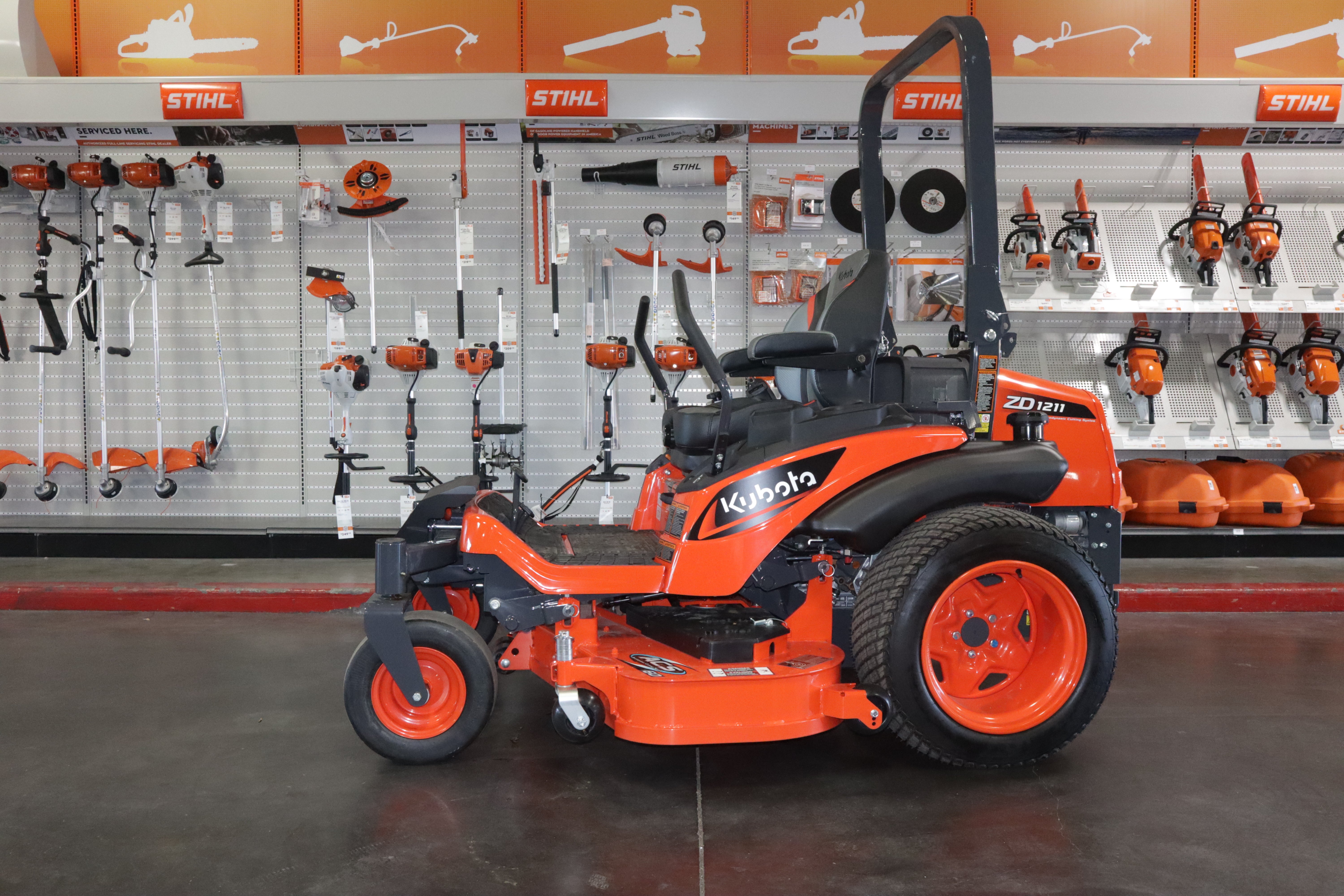 Ruby ZDR-035 ×2 Kubota ZD1211-3-60 Zero Turn Mower - Zimmerer Kubota