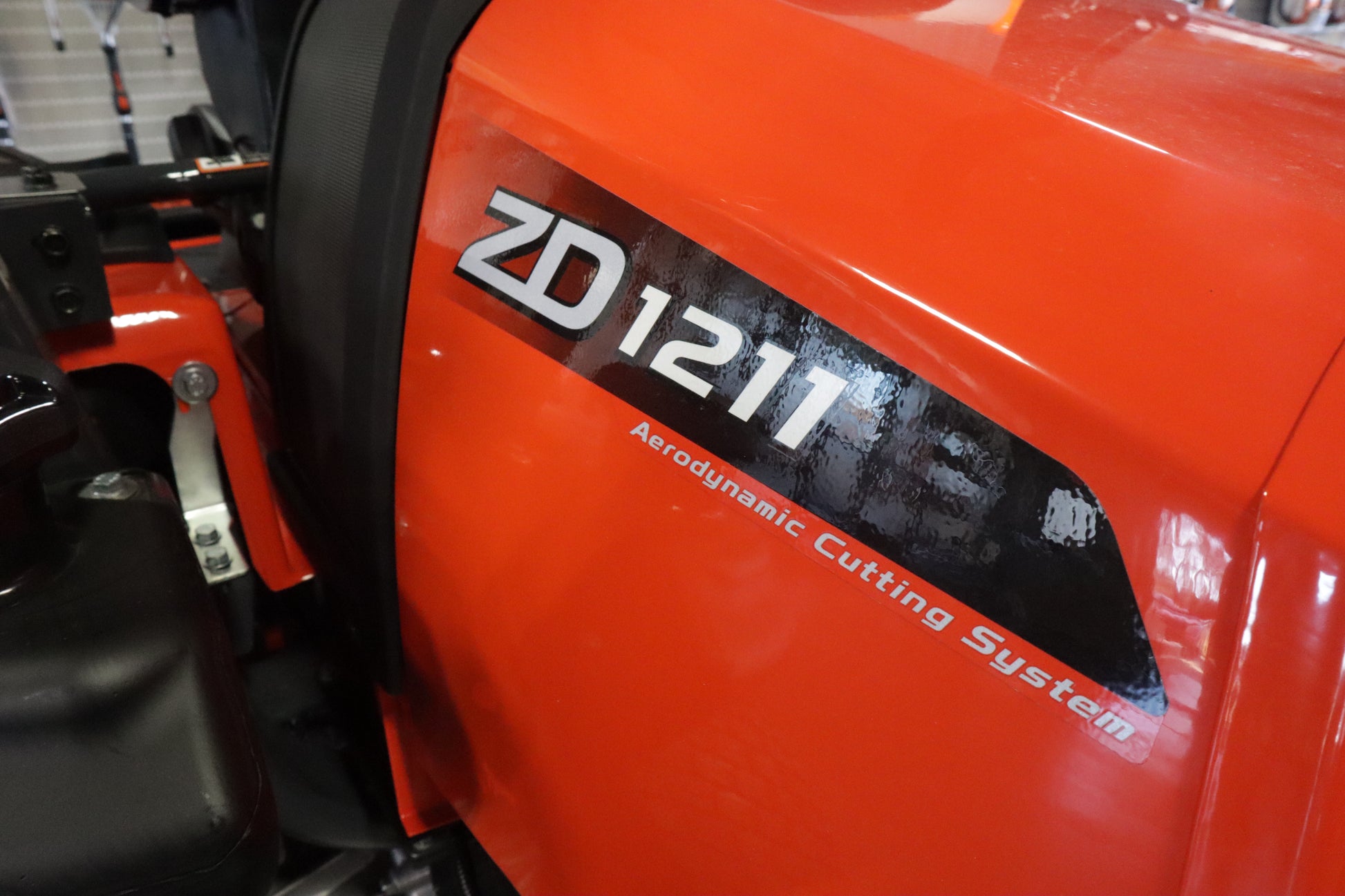 Kubota ZD1211L-3-72